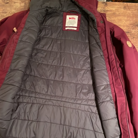 FJALLRAVEN • Kiruna Padded Parka • Burgundy/Maroon Color • Size S - Picture 8 of 16